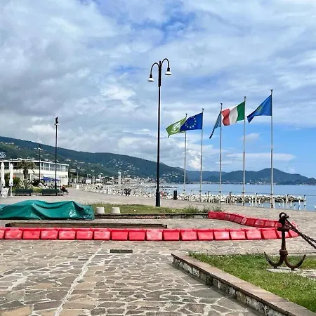 Apartment Ca' Dei Pescatori Dalle Spiagge Lavagna